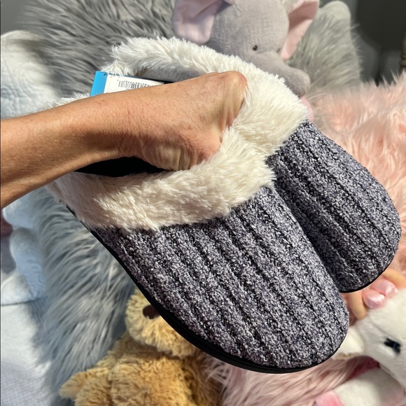 Memory Foam Comfy Cushy Isotoner Womens Navy Machine Washable Slippers Medium - Picture 2 of 15